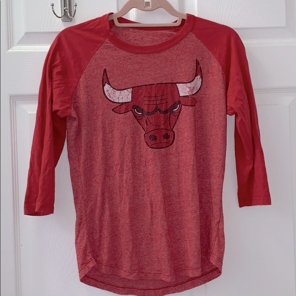 Women’s bulls shirt